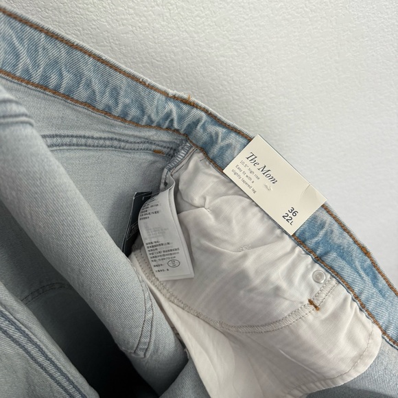 NWT Abercrombie The Mom High Rise Distressed Jeans 36 22 Long - Picture 5 of 7